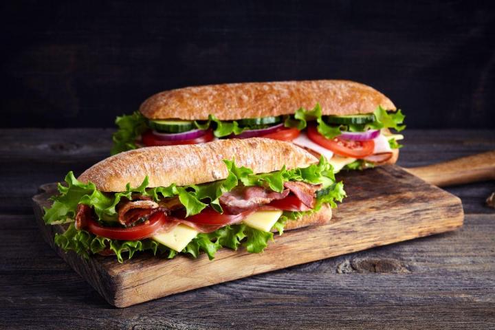 Le Resto Méli-Mélo est la sandwicherie à retenir pour manger bien et vite à Lévis.